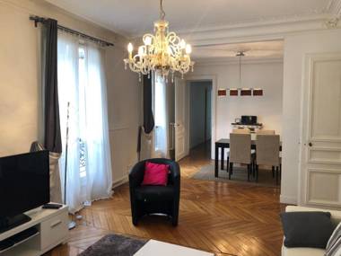 Luxury Appartment La Tour Paris