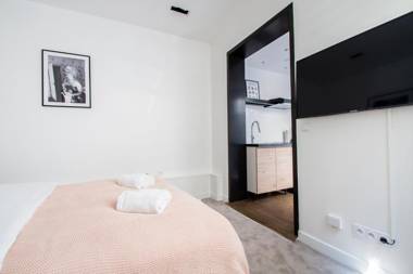 Dreamyflat - Eiffel tower