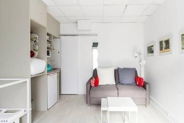 Small is Beautiful ideally located sleeps 4