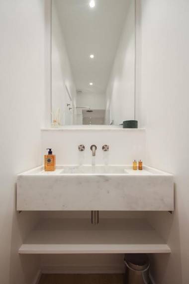 Modern Apt 3BDR/3BTH - Louvre Museum/Tuileries