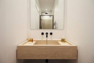 Modern Apt 3BDR/3BTH - Louvre Museum/Tuileries