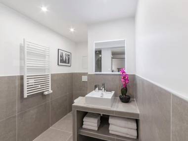 LivinParis - Luxury 3 Bedrooms Arc de Triomphe I