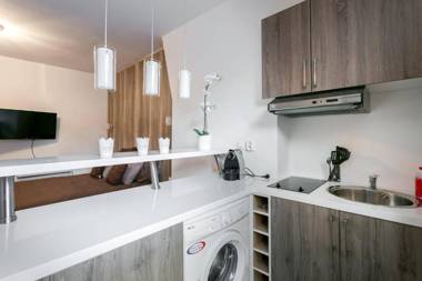 Charmant studio neuf proche Tour Eiffel (G36)