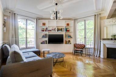 GuestReady - Grand Family Home near The Eiffel Tower