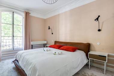 GuestReady - Grand Family Home near The Eiffel Tower