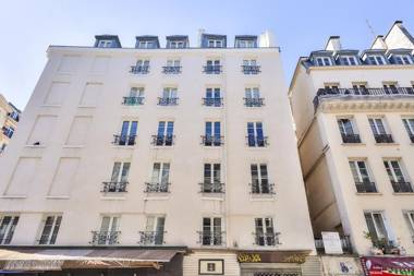 Cosy Mezzanine Studio in the Heart of Paris (4)