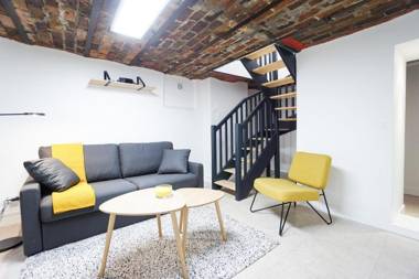 Large apt near Champ de Mars