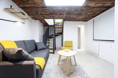 Large apt near Champ de Mars