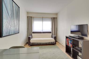 ID 326 Batignolles/ rue Saussure - Paris XVII°