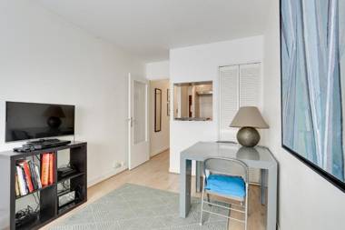 ID 326 Batignolles/ rue Saussure - Paris XVII°