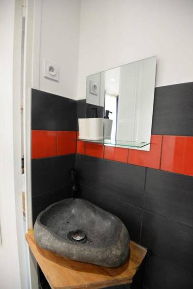 Nice studio near Eiffel Tower