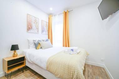 New studio in Paris 8