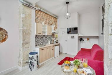 2 Bed Modern Fully Furnish FlatClose to Buttes Chaumon Park