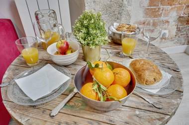 2 Bed Modern Fully Furnish FlatClose to Buttes Chaumon Park