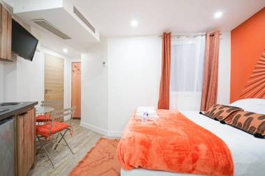 Colored studio in Paris city center