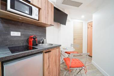 Colored studio in Paris city center