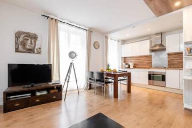 In the Heart of Paris Next To Rue Cler - Calm 1BR