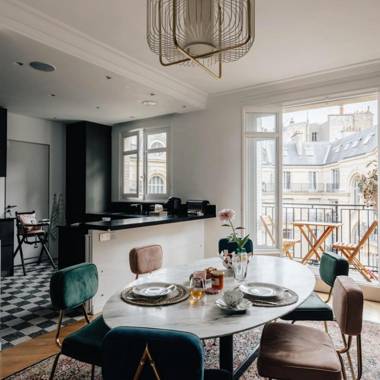 Gorgeous Paris Eiffel Tower / Champs Elysées