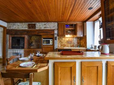 Cozy Holiday Home With Garden in Padirac France