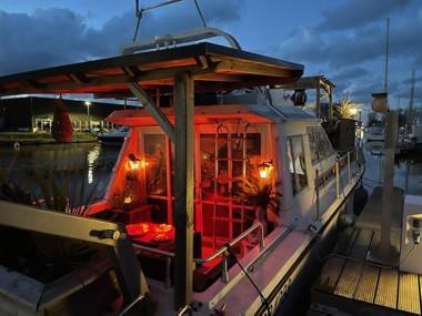 Magnifique bateau maison