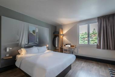 B&B HOTEL Orange - Échangeur A7 A9