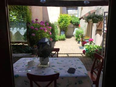 Maison de 3 chambres avec jardin clos et wifi a Nuits Saint Georges