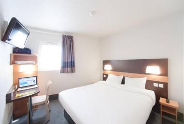 B&B HOTEL Nîmes Centre Arènes