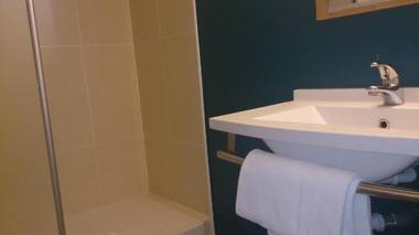 B&B HOTEL Nîmes Centre Arènes