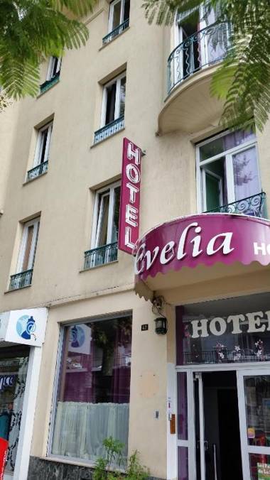 Evelia Hotels