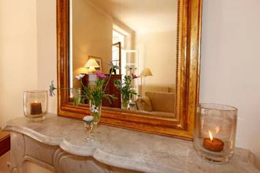 Magnifique appartement d'époque avec Vue Mer 4 personnes avec terrasse Le Port Nice