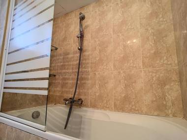 Nestor&Jeeves - L'OLYMPIC - Central - Very close sea