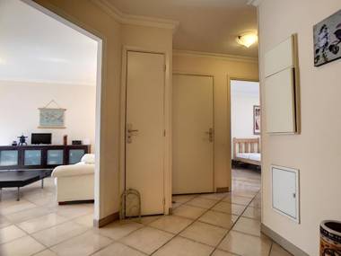 Nestor&Jeeves - PALAIS RENOIR - By sea - Free parking