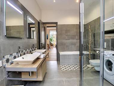 Nestor&Jeeves - PALAIS MARIE PRESTIGE - Central - Close sea