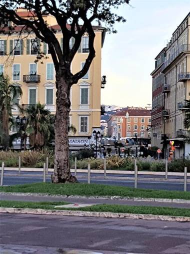 R.D.V. Duplex Nice Center