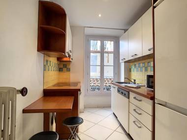 Nestor&Jeeves - MEYERBEER - Central - Very close sea