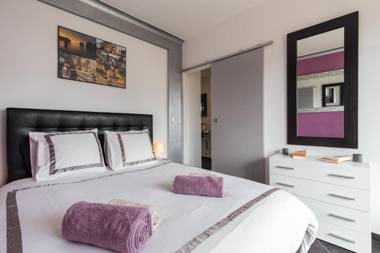 LE MANTEGA - F2 MODERNECENTRE VILLE 2 GRANDES TERRASSESCLIMATISATION ASCENSEUR