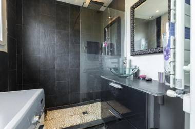 LE MANTEGA - F2 MODERNECENTRE VILLE 2 GRANDES TERRASSESCLIMATISATION ASCENSEUR