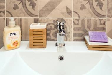 AMAZING 1 bedroom LOFT in NICE city centre seafront