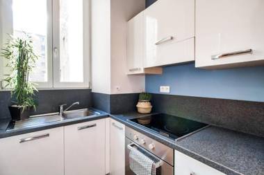 Nestor&Jeeves - ADRIANA - Central - Very close sea