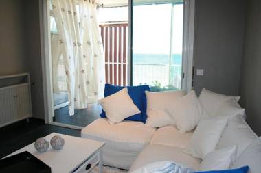 Sunlight Properties - Parisian Bleu - Calm with Sea View