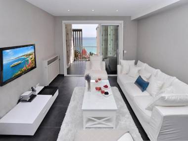 Sunlight Properties - Parisian Bleu - Calm with Sea View