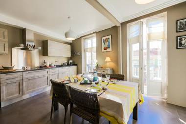 Vue Magenta AP4188 by Riviera Holiday Homes