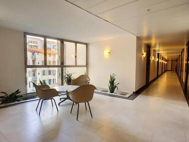 Nestor&Jeeves - STUDIO ROYAL LUXEMBOURG - Central - Swimming pool on roof