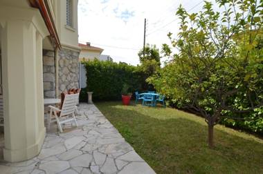 Appartement d'époque avec jardin et parking 4 personnes Le Port de Nice
