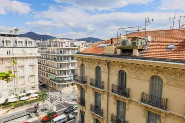 LE FRANCIA II AP4197 By RIVIERA HOLIDAY HOMES