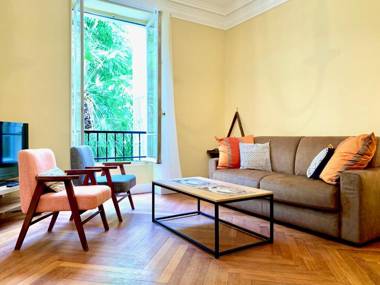 ApartHotel Riviera- Musiciens - 7 minutes Promenade des Anglais - Large Apartement Bourgeois 4 pièces - Small Balcony & AC - View Garden - Balcon Palais Harmonie 1