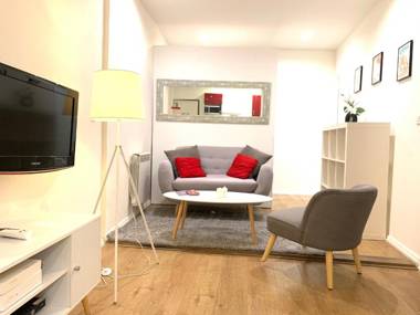 ApartHotel Riviera - Old Town - 2 minutes Promenade des Anglais et Plage - Charmant Appartement 2 pièces climatisé - Château 2