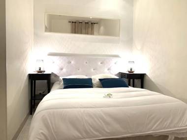 ApartHotel Riviera - Old Town - 2 minutes Promenade des Anglais et Plage - Charmant Appartement 2 pièces climatisé - Château 2