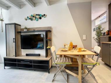 Nestor&Jeeves - SECRET BEACH DUPLEX - Very close sea - Atypical