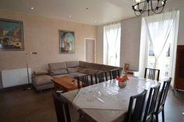 Appartement Duplex 6 personnes avec parking Nice centre